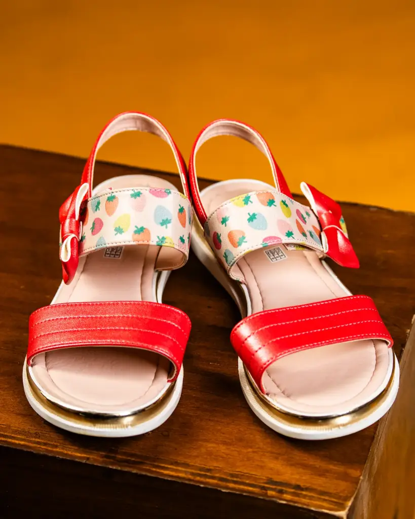 Nu-pieds rouge