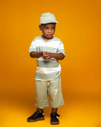 Ensemble short tee shirt avec casquette vert blanc